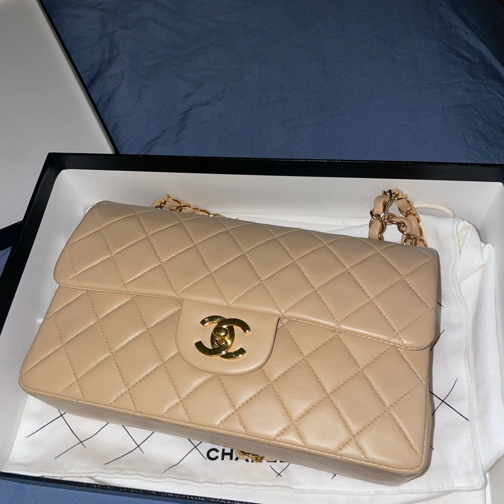 CHANEL CLASSIC FLAP